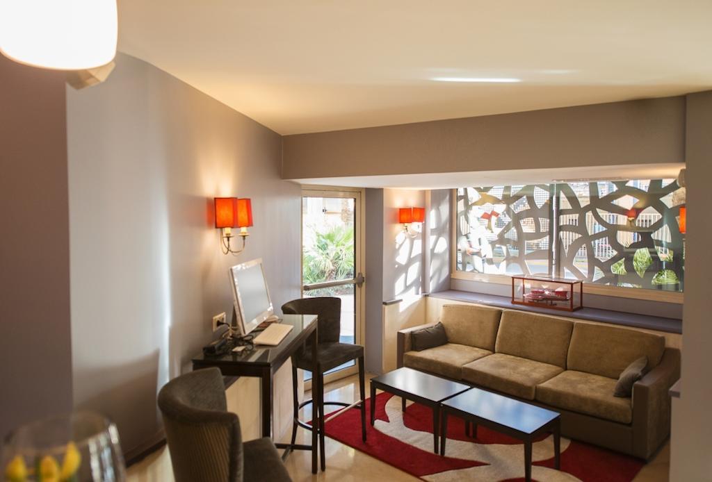 Best Western Plus Cannes Riviera Екстер'єр фото